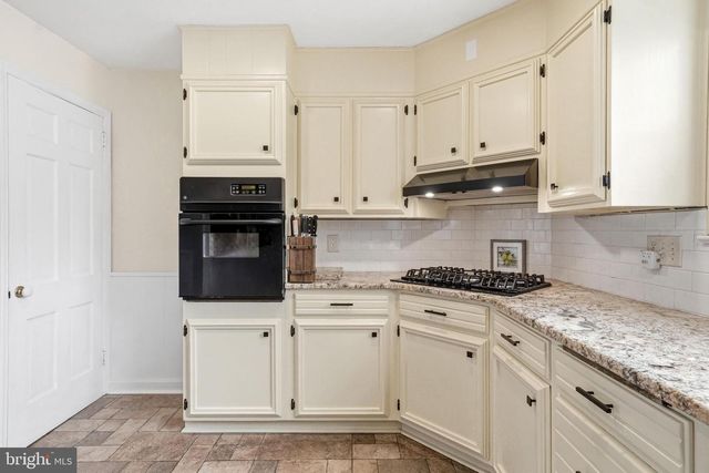 3 SAINT DAVIDS RD, Cherry Hill, NJ 08002