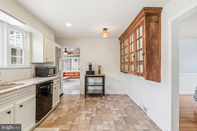 3 SAINT DAVIDS RD, Cherry Hill, NJ 08002