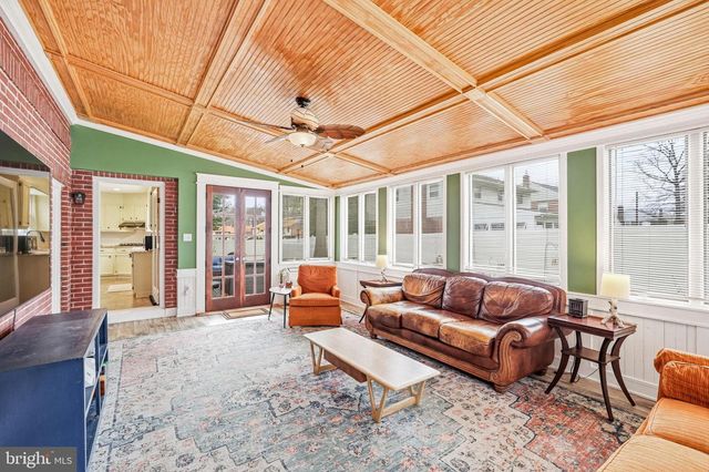 3 SAINT DAVIDS RD, Cherry Hill, NJ 08002