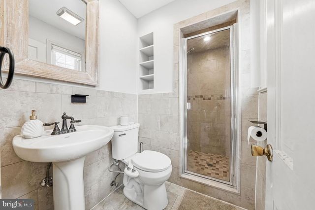 3 SAINT DAVIDS RD, Cherry Hill, NJ 08002