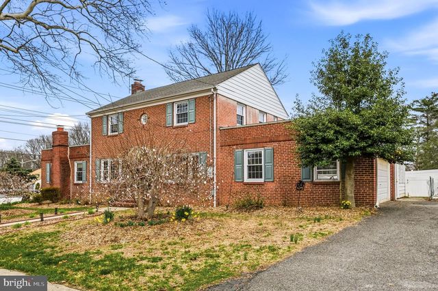 3 SAINT DAVIDS RD, Cherry Hill, NJ 08002