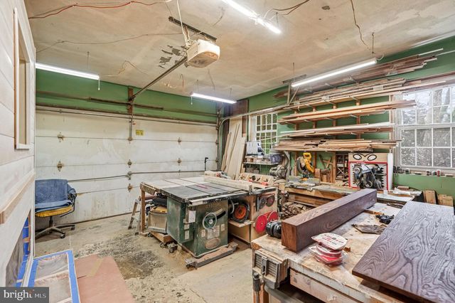 3 SAINT DAVIDS RD, Cherry Hill, NJ 08002