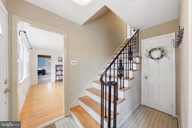 3 SAINT DAVIDS RD, Cherry Hill, NJ 08002