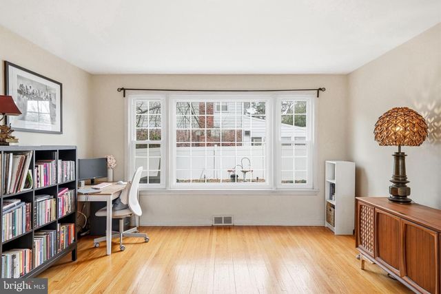 3 SAINT DAVIDS RD, Cherry Hill, NJ 08002