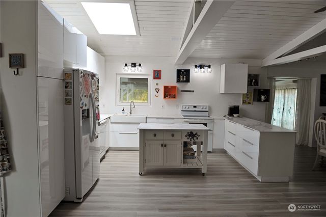 381 Ocean Shores Boulevard NW, Ocean Shores, WA 98569