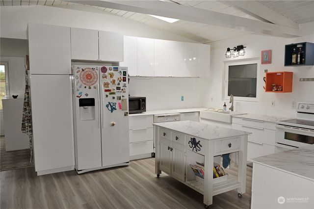 381 Ocean Shores Boulevard NW, Ocean Shores, WA 98569