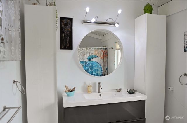 381 Ocean Shores Boulevard NW, Ocean Shores, WA 98569