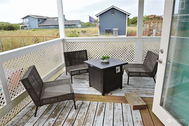 381 Ocean Shores Boulevard NW, Ocean Shores, WA 98569