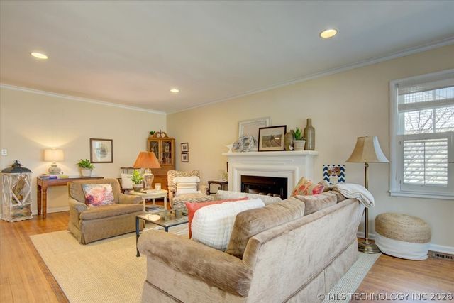 2258 S Delaware Court, Tulsa, OK 74114