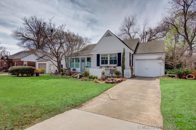 2258 S Delaware Court, Tulsa, OK 74114