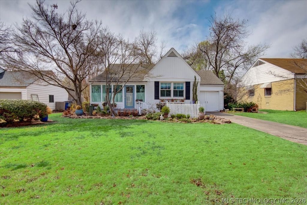 2258 S Delaware Court, Tulsa, OK 74114