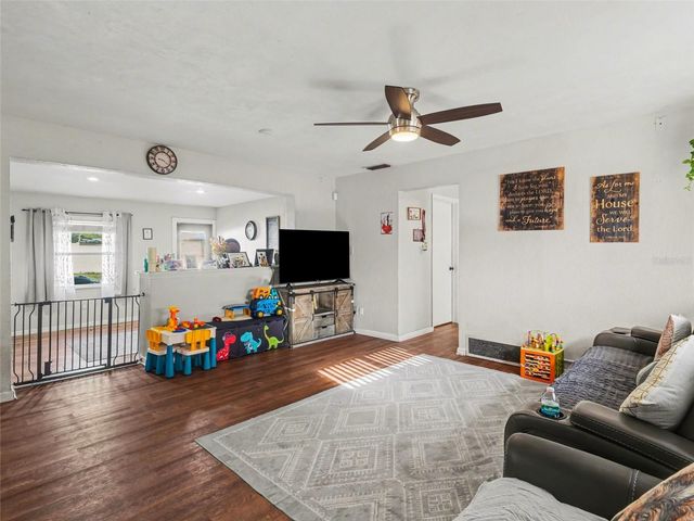 2737 JAY PLACE 4, Sarasota, FL 34235