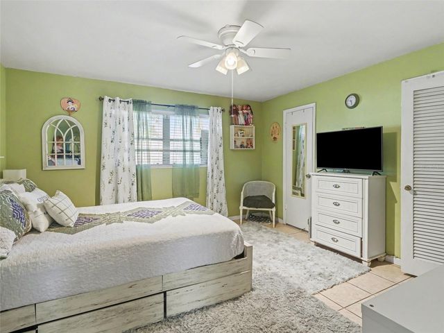 2737 JAY PLACE 4, Sarasota, FL 34235