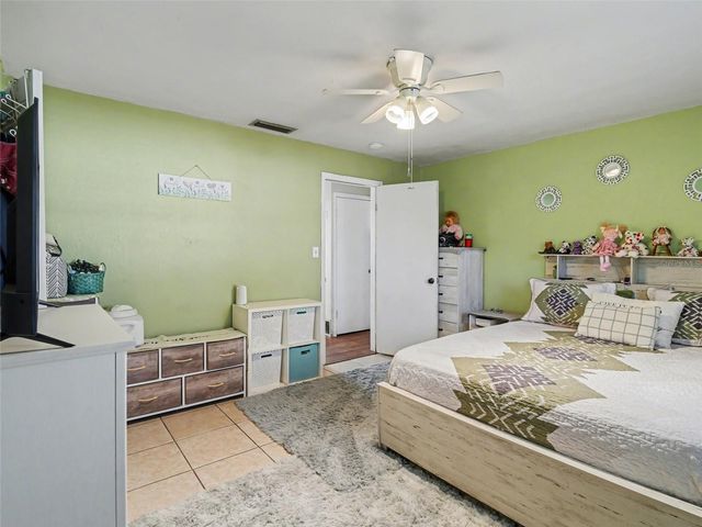 2737 JAY PLACE 4, Sarasota, FL 34235