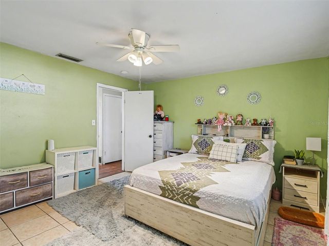 2737 JAY PLACE 4, Sarasota, FL 34235