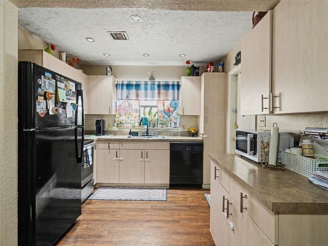 2737 JAY PLACE 4, Sarasota, FL 34235