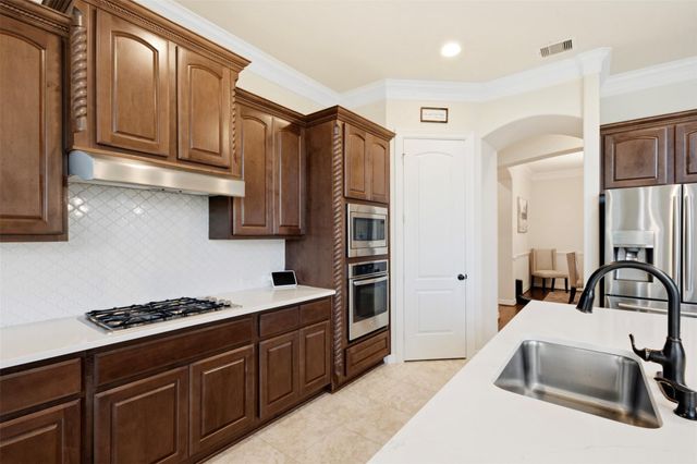 13929 North Lake Branch Lane, Houston, TX 77044