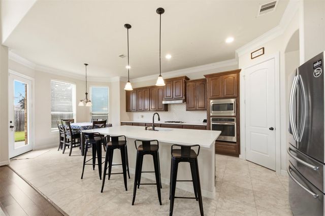 13929 North Lake Branch Lane, Houston, TX 77044