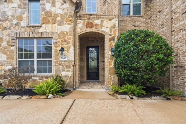 13929 North Lake Branch Lane, Houston, TX 77044