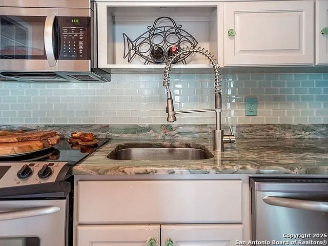 112 Wedig, Port Lavaca, TX 77979