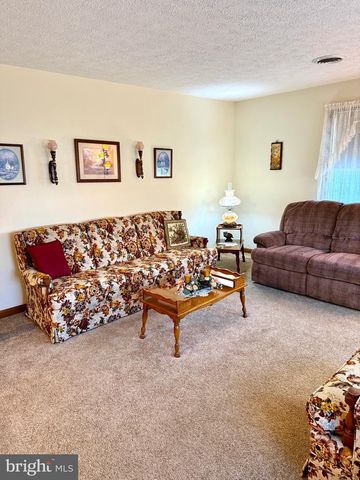 5165 GREENVILLAGE ROAD, Chambersburg, PA 17202
