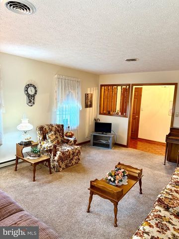 5165 GREENVILLAGE ROAD, Chambersburg, PA 17202
