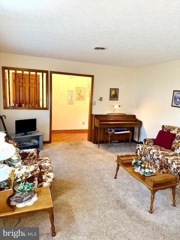 5165 GREENVILLAGE ROAD, Chambersburg, PA 17202