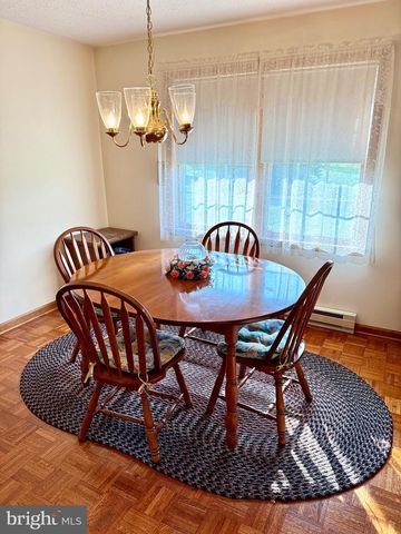 5165 GREENVILLAGE ROAD, Chambersburg, PA 17202