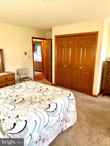 5165 GREENVILLAGE ROAD, Chambersburg, PA 17202