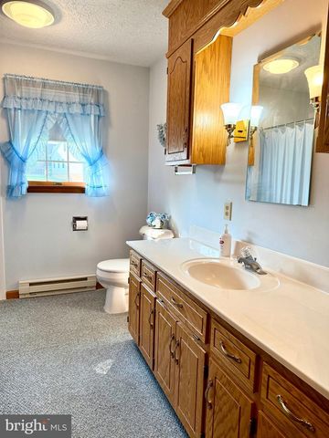 5165 GREENVILLAGE ROAD, Chambersburg, PA 17202