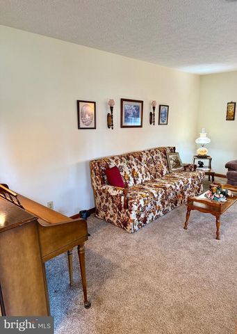 5165 GREENVILLAGE ROAD, Chambersburg, PA 17202