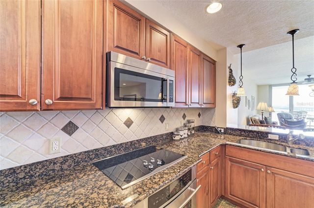 611 RIVIERA DUNES WAY 403, Palmetto, FL 34221