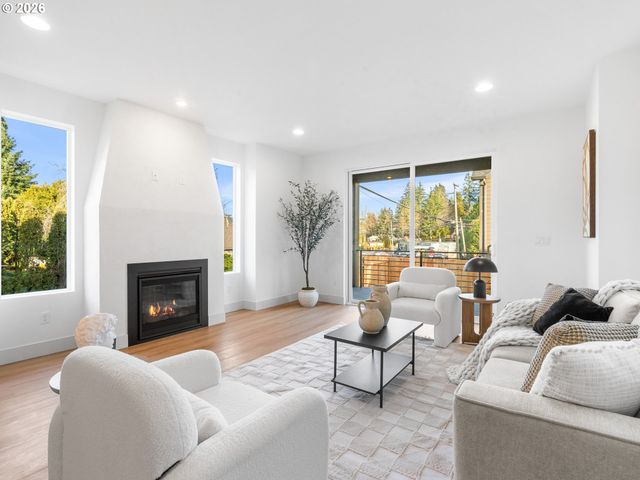 8206 Sw 46th Ave, Portland, OR 97219