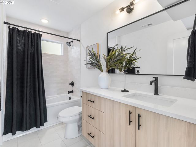 8206 Sw 46th Ave, Portland, OR 97219