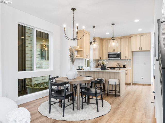 8206 Sw 46th Ave, Portland, OR 97219