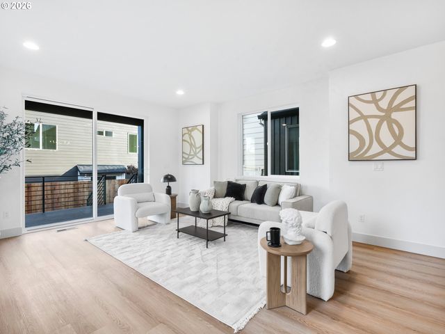 8206 Sw 46th Ave, Portland, OR 97219