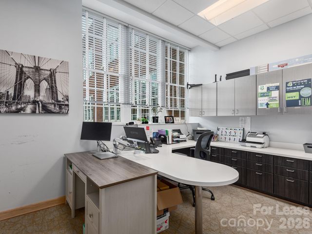 4 Vanderbilt Park Drive, Asheville, NC 28803