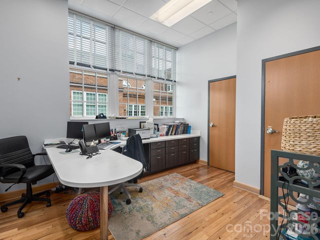 4 Vanderbilt Park Drive, Asheville, NC 28803