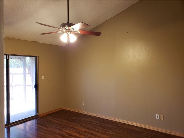662 Prairie Dell Street, Lewisville, TX 75067
