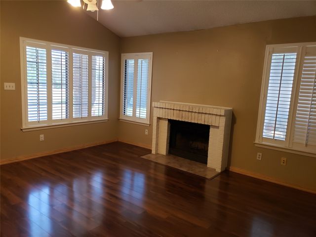 662 Prairie Dell Street, Lewisville, TX 75067