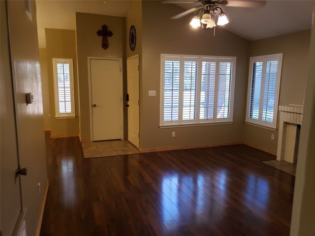 662 Prairie Dell Street, Lewisville, TX 75067
