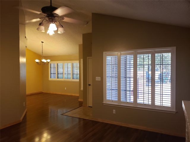 662 Prairie Dell Street, Lewisville, TX 75067