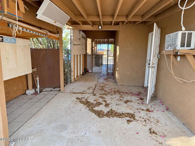 1701 W Root Lane, Tucson, AZ 85705