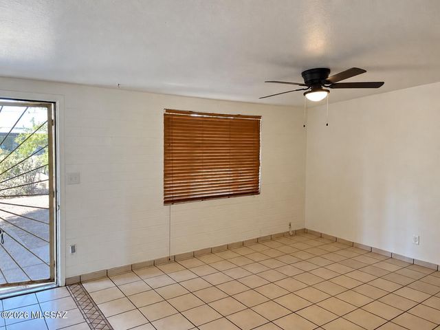 1701 W Root Lane, Tucson, AZ 85705
