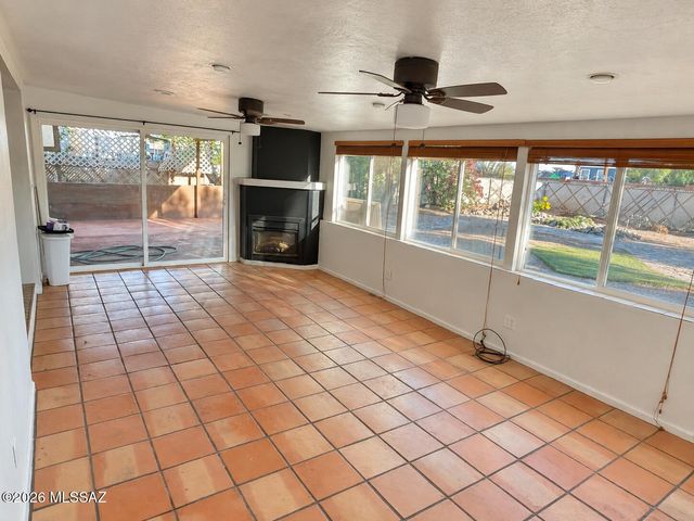 1701 W Root Lane, Tucson, AZ 85705
