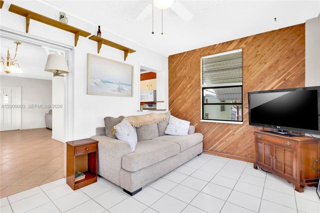1570 NE 15th St, Homestead, FL 33033