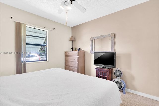 1570 NE 15th St, Homestead, FL 33033