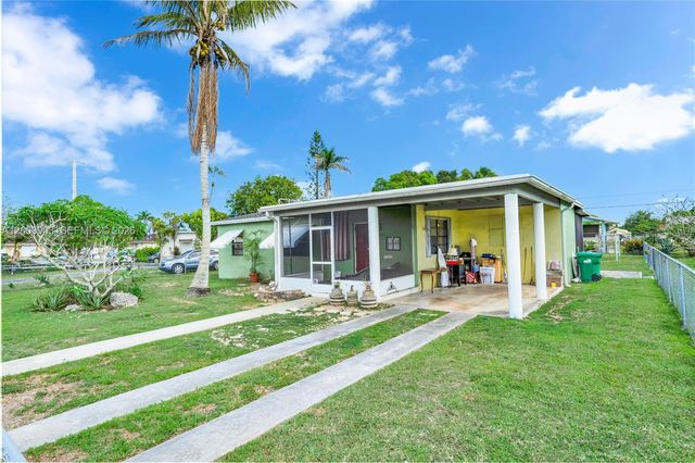 1570 NE 15th St, Homestead, FL 33033