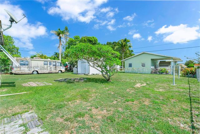 1570 NE 15th St, Homestead, FL 33033