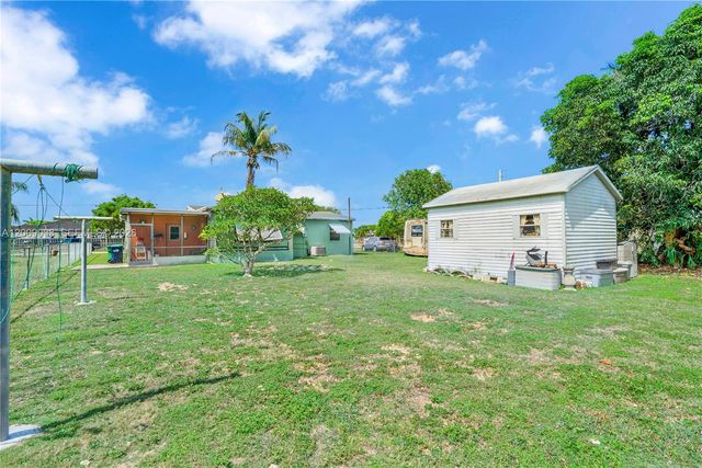 1570 NE 15th St, Homestead, FL 33033